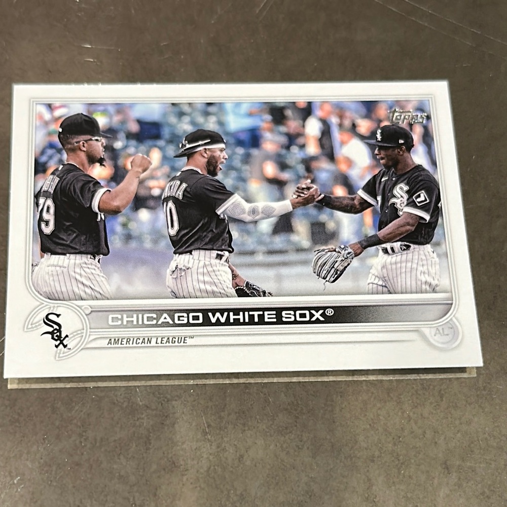 Topps Chicago White Sox Card with Black and White Uniforms